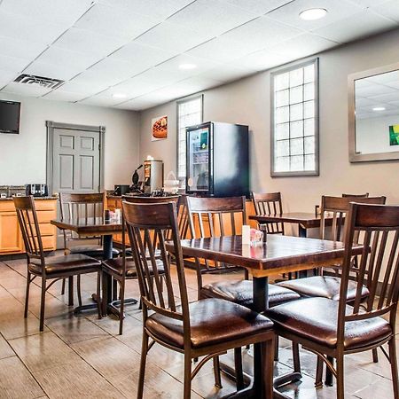 Quality Inn Austintown-Youngstown West Buitenkant foto