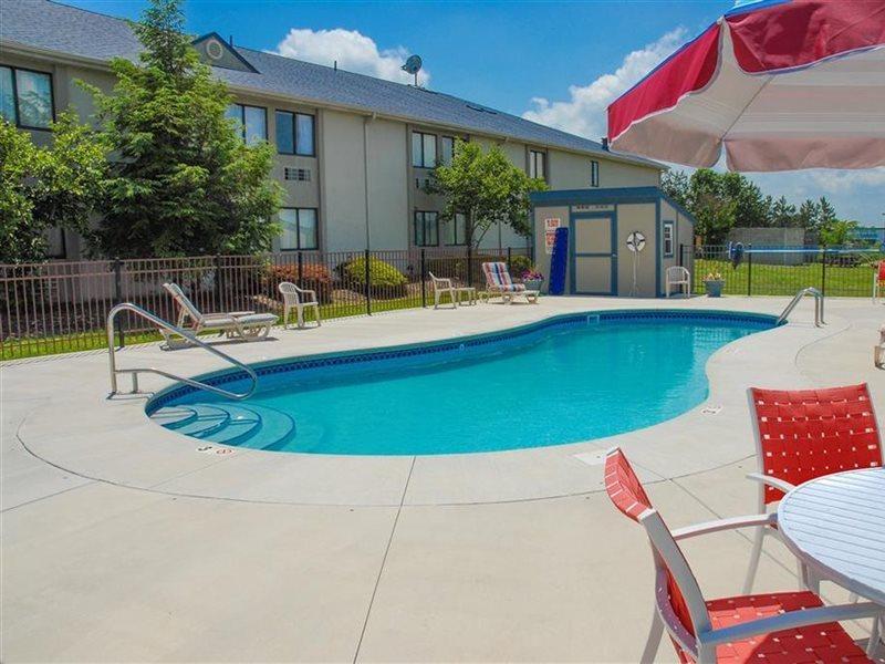Quality Inn Austintown-Youngstown West Buitenkant foto