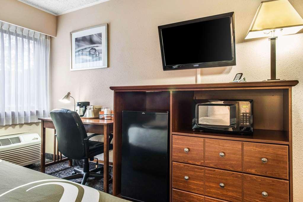 Quality Inn Austintown-Youngstown West Buitenkant foto