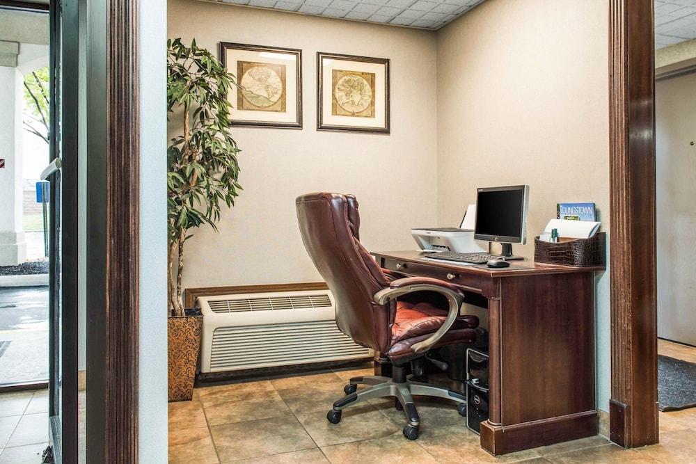 Quality Inn Austintown-Youngstown West Buitenkant foto