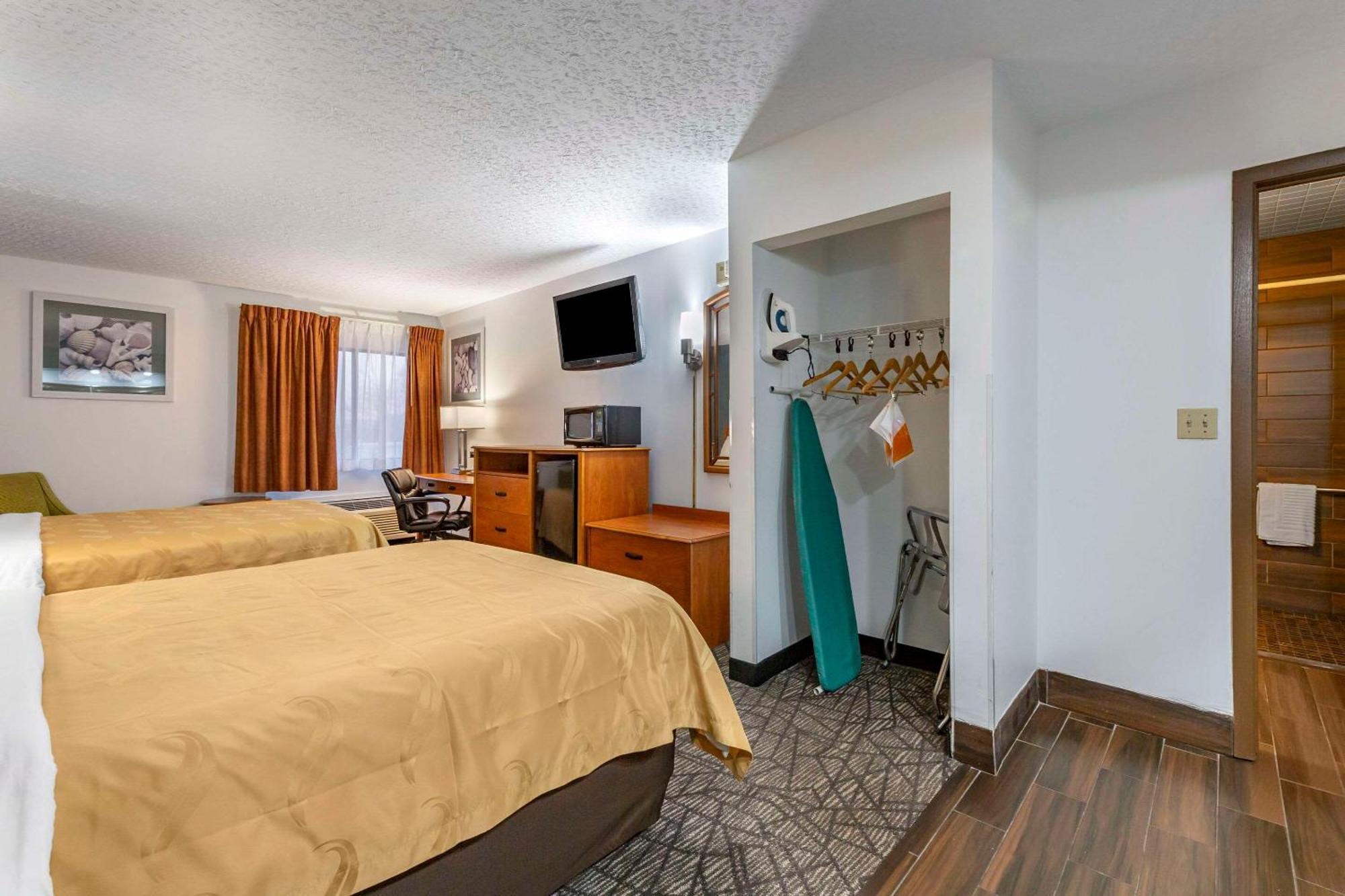 Quality Inn Austintown-Youngstown West Buitenkant foto