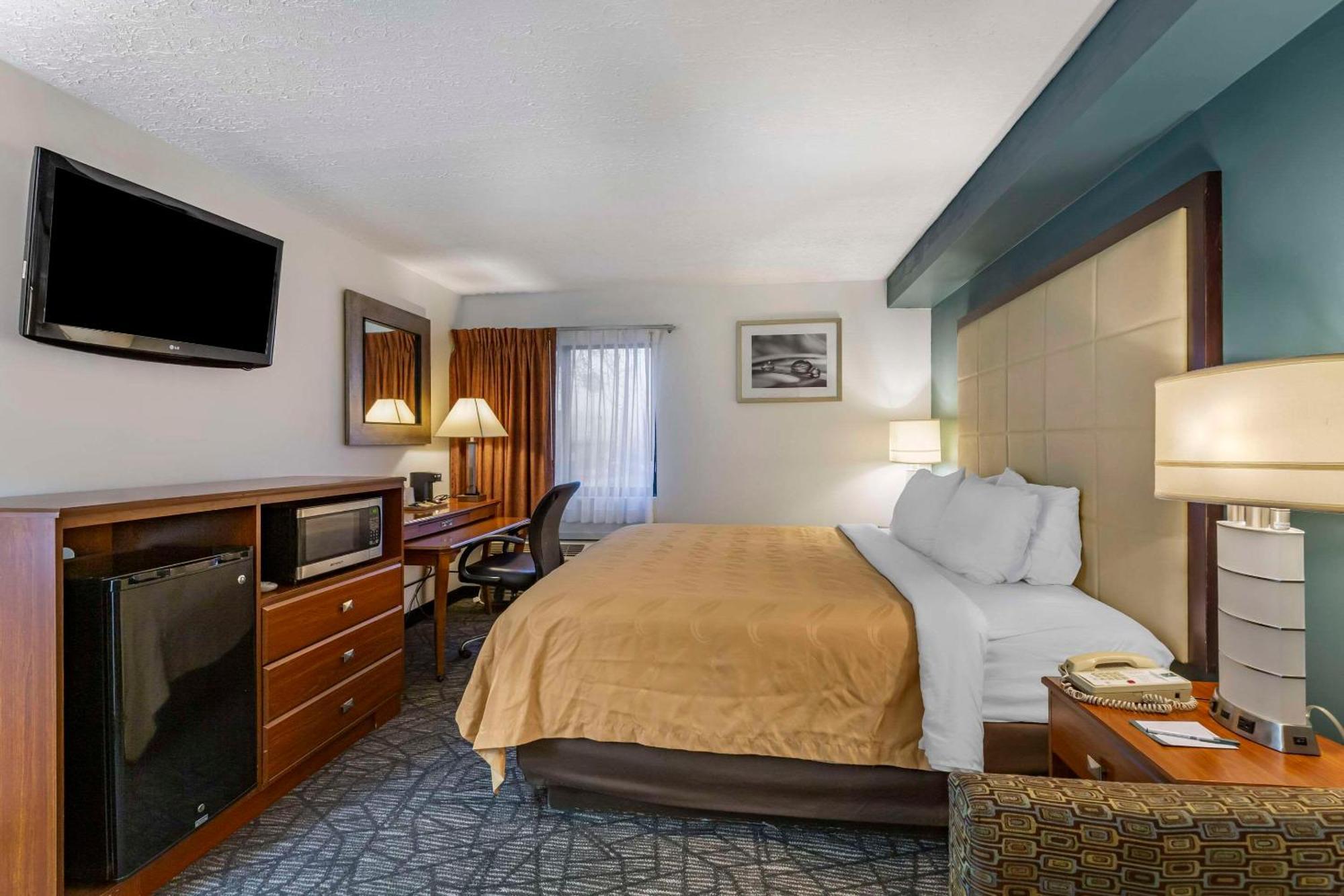 Quality Inn Austintown-Youngstown West Buitenkant foto