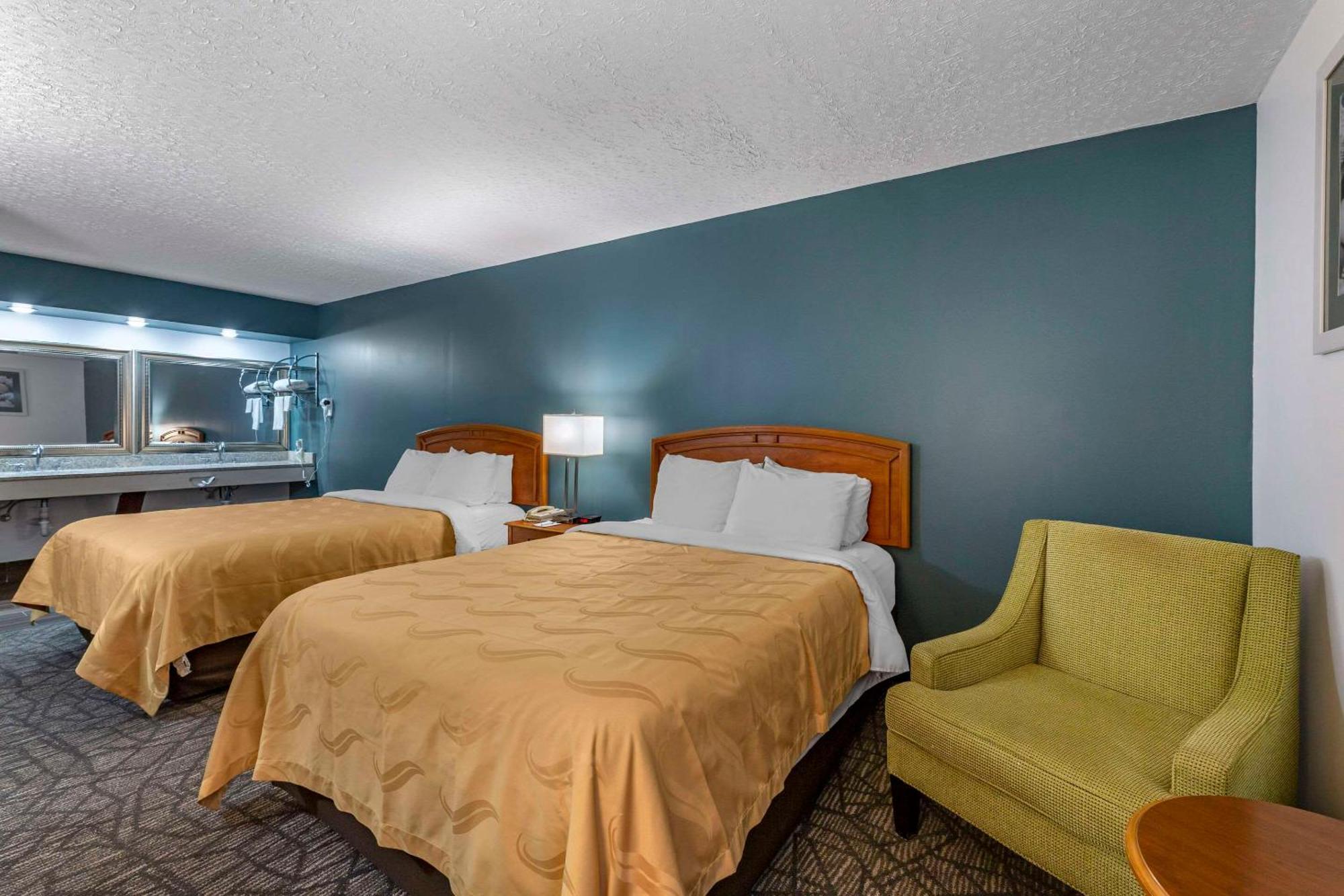 Quality Inn Austintown-Youngstown West Buitenkant foto